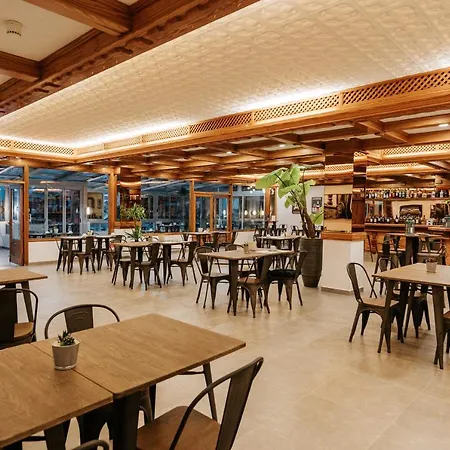 Atlantis Park מלון